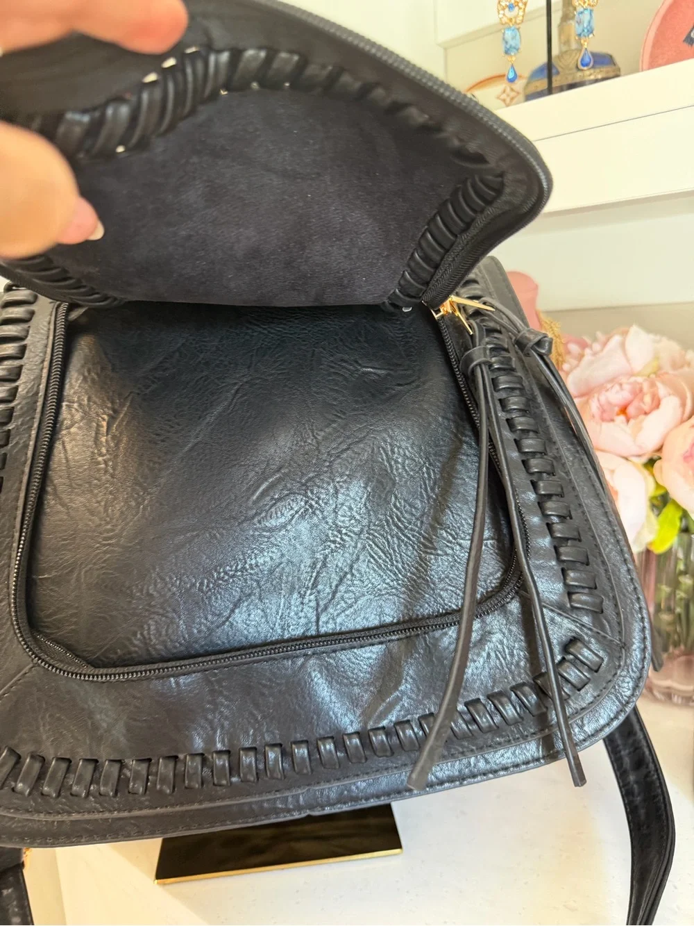 Women's Black vegan Leather Top-Handle Satchel - Stylish crossbody Handbag